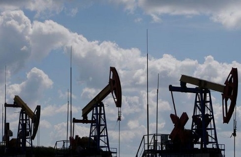 Russian oil output below 10 million bpd for first time since 2009: sources