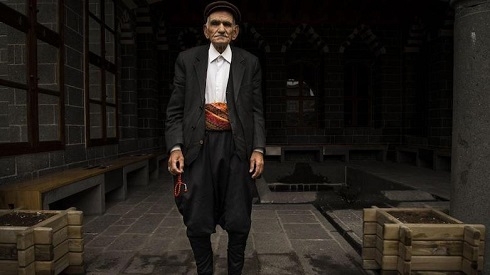 Legendary traditional Kurdish storyteller from Diyarbakir passes away at 87