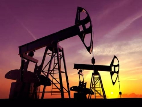 Middle East Crude-Benchmarks fall; Qatar, Iraq, Iran raise August OSPs