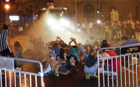 Police arrest 50 anti-Netanyahu protestors in clashes in Jerusalem
