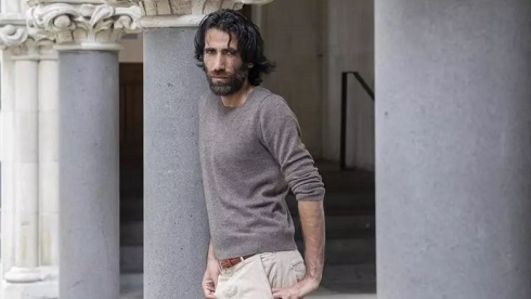 Kurdish-Iranian author held for 6 years granted asylum in New Zealand