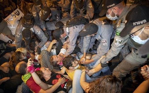 Police arrest 12 protesters against Israel's Benjamin Netanyhu