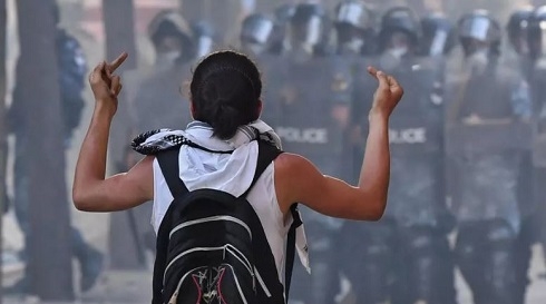 Lebanon lawmakers back emergency powers assumed after deadly blast