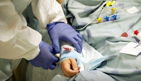 Israeli cabinet tightens coronavirus lockdown as infections climb