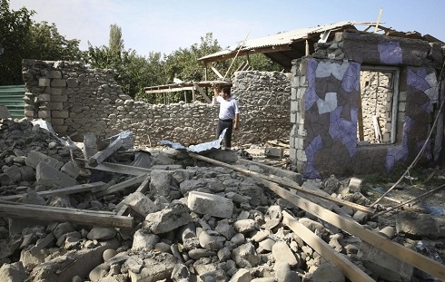 Hundreds of homes destroyed in fighting between Azerbaijan, Armenia