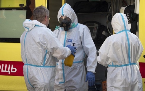 Russia reports 10,400 new daily cases, a record