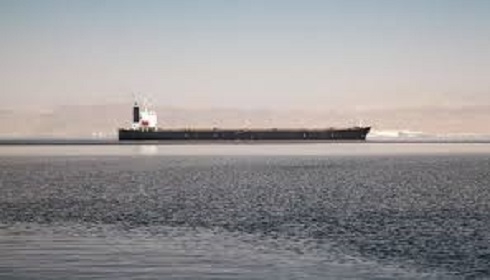 Iraq evacuates oil tanker after mine found attached to hull