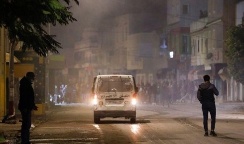 Tunisian protesters revive 'Arab Spring' chant, riots continue