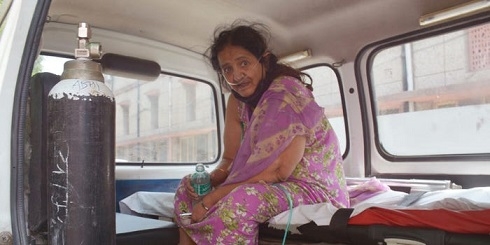 India's hospitals report dire oxygen shortages as Covid cases spiral