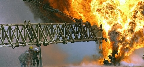 Fire erupts at Kuwait’s largest oil field; two injured