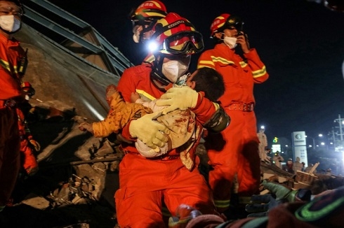 China quarantine hotel collapse kills 10