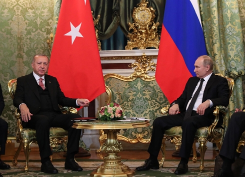 Erdoğan, Putin meet to boost ties, trade