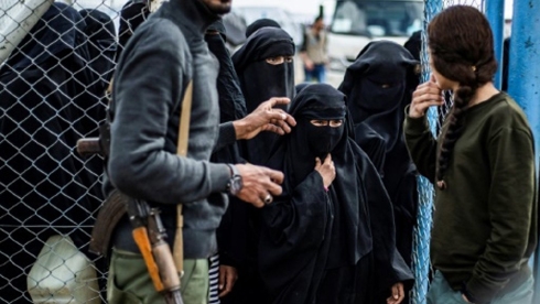 Iraq offers to try foreign IS suspects, for a price