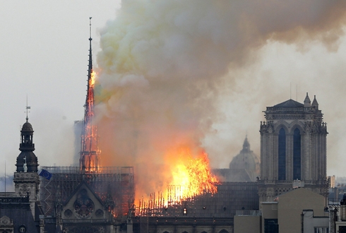 Firefighters race to salvage art in Notre Dame