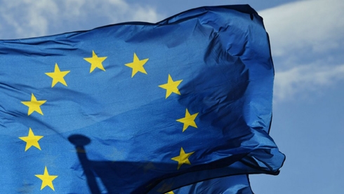 Amid trade war fears, EU overrules France and green lights talks with USA