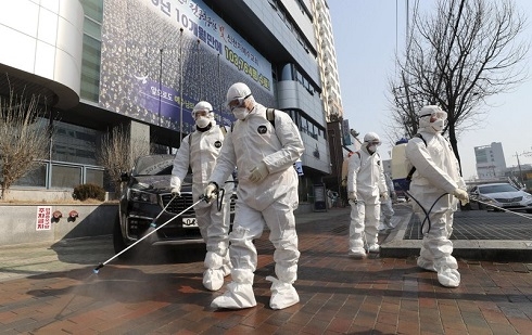 S Korea reports 1st virus death as 2.5M urged to stay home