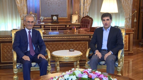 Kurdistan President Receives Former Kirkuk Governor Najmaddin Karim