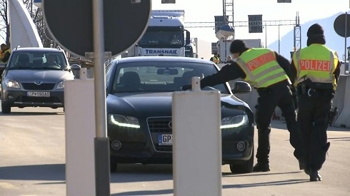 Germany introduces border controls, queues build at Polish crossings