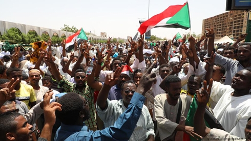 Sudan military, opposition agree on 3-year transitional government