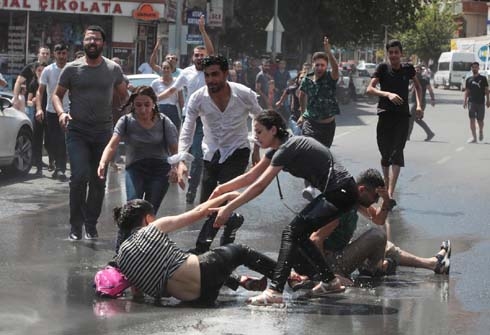 Turkey ousts three Kurdish mayors for suspected militant links, launches security operation