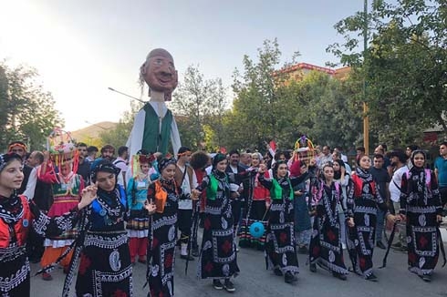 Theatre festival kicks off in Kurdish Iranian city