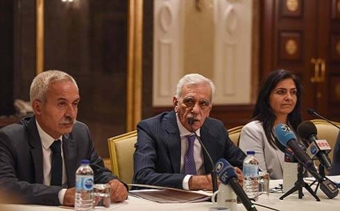 Turkey’s ousted pro-Kurdish mayors denounce ‘political’ sackings