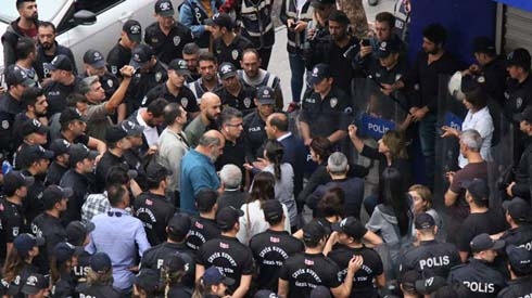 Turkey detains hundreds for critiquing, reporting on military offensive in Syria: Amnesty