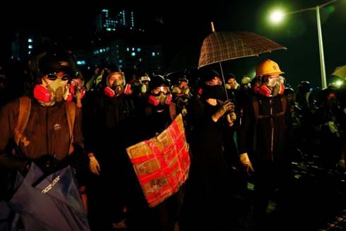 Hong Kong elections face possible delay amid university stand-off
