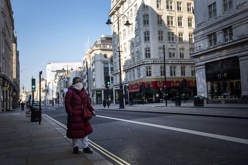 Infections near 500,000; European health systems buckle