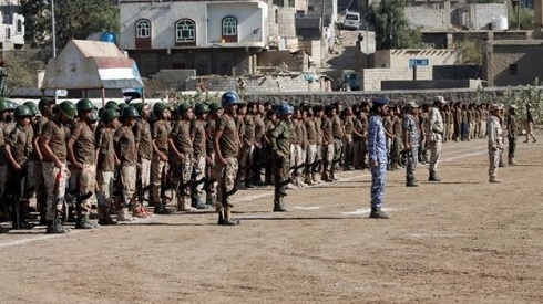 Yemen: Houthis blamed for attack on military parade