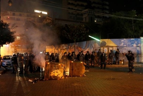 U.N. official blames politicians for 'dangerous chaos' in Lebanon