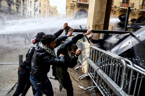 Almost 400 wounded in Lebanon clashes Saturday: rescuers