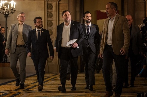 6 Catalan separatist prisoners return to regional parliament