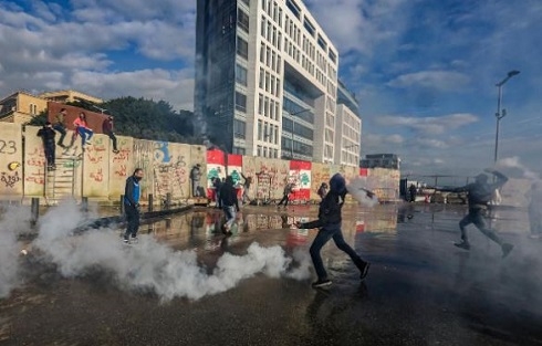 Lebanese security forces, protesters clash ahead of vote