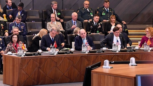 NATO agrees to expand Iraq training mission