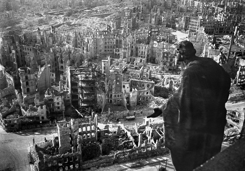 Germans urged to 'defend democracy' 75 years after Dresden's WWII bombing