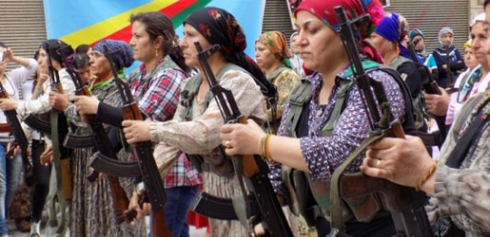 Li Helebê Jinên Kurd taxa xwe diparêzin