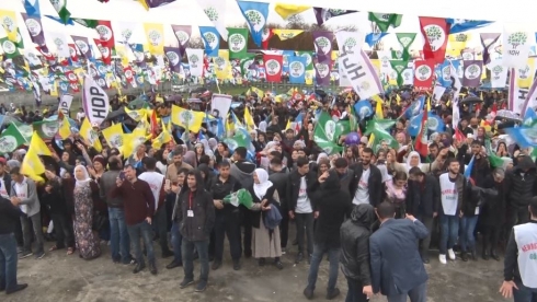 Piştgirên HDPê guh nedan baranê