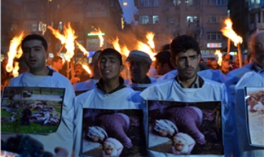 Bi Hezaran Kes li Amedê ji bo Helepçeyê Meşiyan