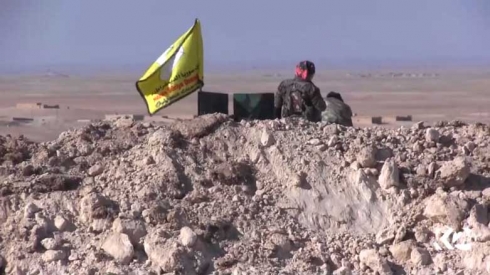 Tirkiye baregehên HSDê li bakurê Helebê topbaran kir