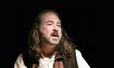 Hunermendekî Sûriyê yê bi esil kurd hate girtin