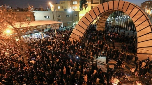 Amerîka li ser destesekirina Balyozê Brîtanya li Tehranê hate deng