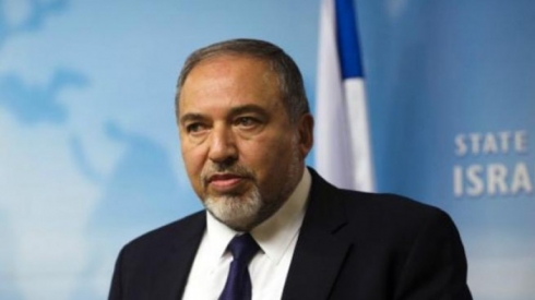 Wezîrê berevanî yê Îsraîlê dev ji kar berda