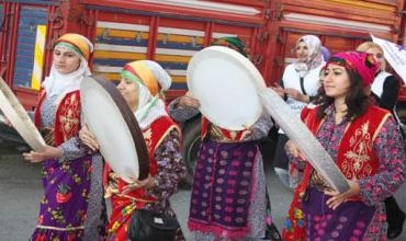 Jin bi erbaneyan li dijî 'qirkirina jinan' meşiyan