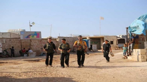 Teqînek li kampa Atmê rû da: 25 kuştî