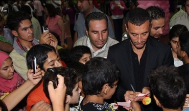 Kazim Sahr wê bê Helebce û alîkariya zarokên Kurdistanê dike