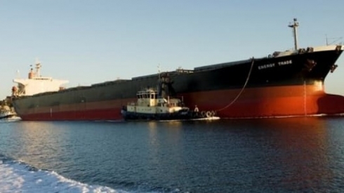 Du keştiyên petrolê hatin teqandin