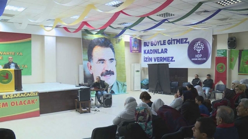 Piştî kongrereya DBP’ê polîsan bi ser avahiya HDP’ê de girt