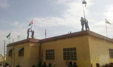 Kobanê alaya Baas daxist û ya Kurdistanê bilind kir