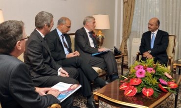 serokê Hikûmeta Herêmê pêşwazî ya balyozê Berîtanya li Îraqê û şanda digel de kir